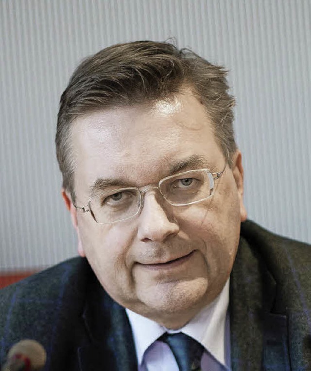 Will kandidieren: Reinhard Grindel   | Foto: DPA