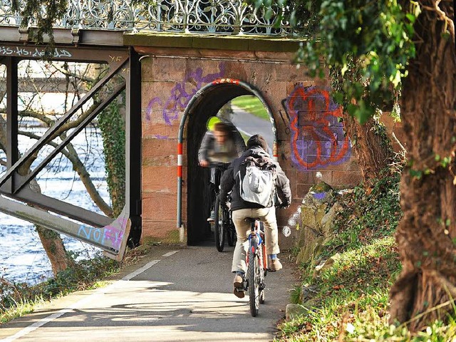 Zu eng: die alte Marienstegdurchfahrt.  | Foto: rita eggstein