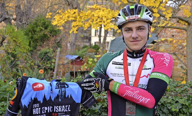 Wieder zurck in der herbstlichen Heim...einem &#8222;Epic Israel&#8220;-Trikot  | Foto: Gabriele Hennicke