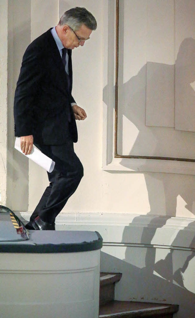 Innenminister Thomas de Maizire verl...ng des Bundeskriminalamtes die Bhne.   | Foto: dpa