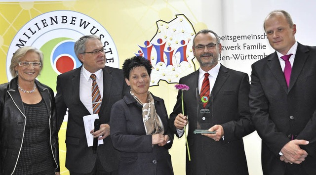 Auszeichnung fr Riegel in der Landesh...nder Vorstandsvorsitzender der L-Bank.  | Foto: Andreas Reuter, AG Netzwerk Familie BW