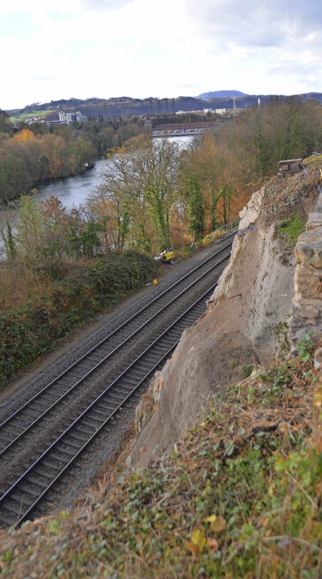 Die DB sichert westlich des Westbahnhofs Laufenburg  den Felshang  | Foto: Verena Pichler 