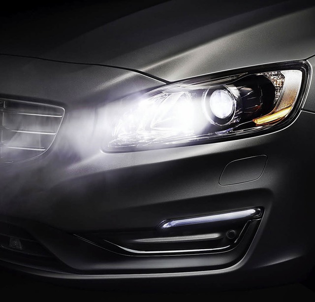 Zunehmend finden die leistungsfähigen...lendfreiem Fernlicht (hier: Volvo S60)  | Foto: Volvo/SP-X