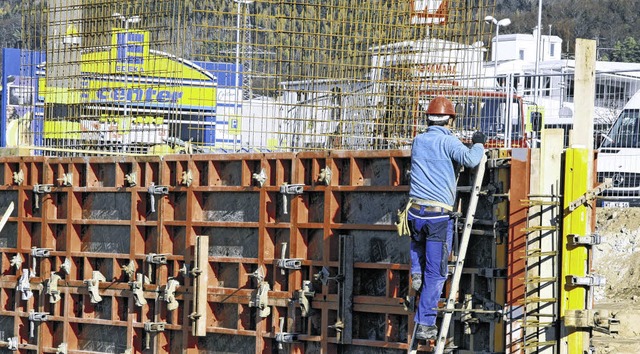 Das Einkaufsgebiet am westlichen Stadt...n fr den neuen Gartenmarkt begonnen.   | Foto: Roland Gerard