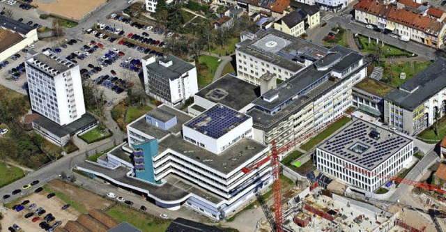 Das Klinik-Areal in Lrrach stnde nac...schenzeitlich weiter fortgeschritten.   | Foto: Erich Meyer