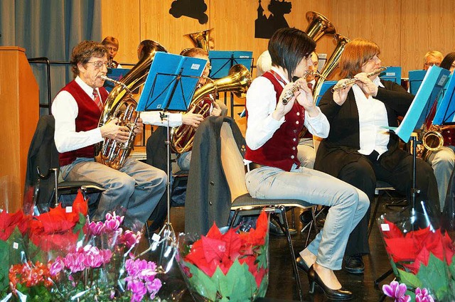 Die Neuenburger Stadtmusik beim Jahreskonzert   | Foto: Silke Hartenstein