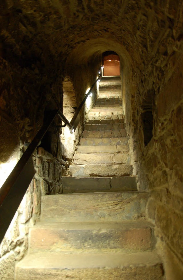 Der Keller am oberen Ende der Treppe, ...nd ihrer Ritualbder versehen werden.   | Foto: Kathrin Blum