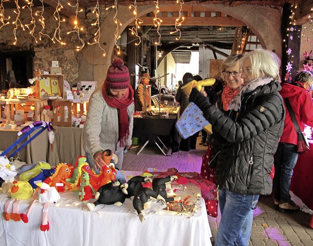 Machwerk Markt in Hertingen- hier gab ...ginelle Weihnachtsgeschenke zu kaufen.  | Foto: Jutta Schtz