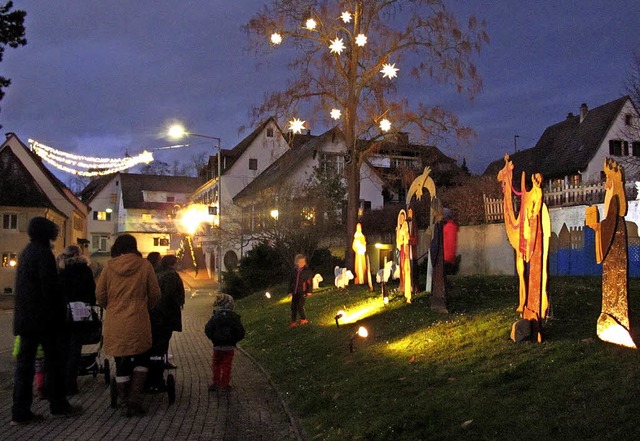 Die weihnachtliche Dekoration der Krea... wieder mit Zuckerbrtli und Glhwein.  | Foto: Jutta Schtz