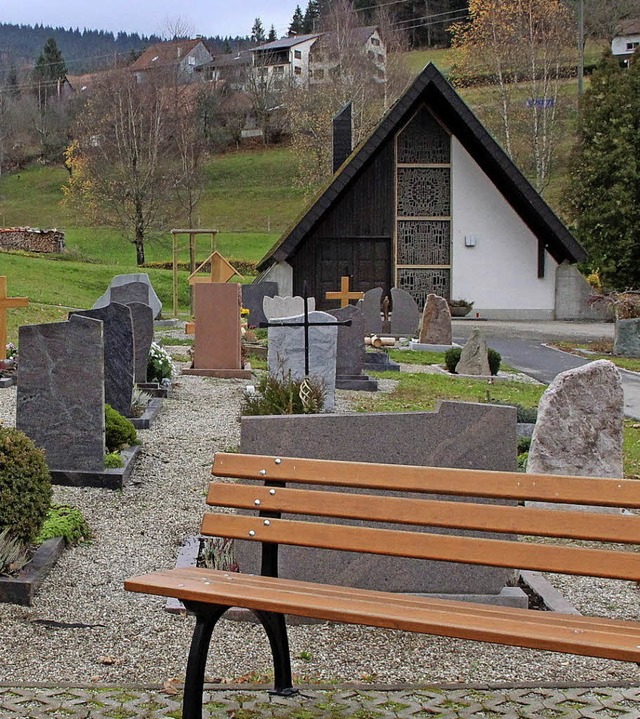 Friedhofshalle Marzell  (ein Bild zeigt auch Dieter-Schwald-Brunnen).  | Foto: Rolf-Dieter Kanmacher