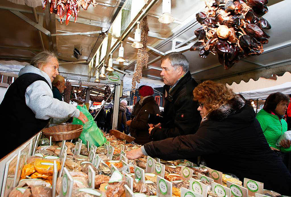 Buntes Markttreiben herrschte beim Katharinenmarkt-Sonntag 2016 in Seelbach.