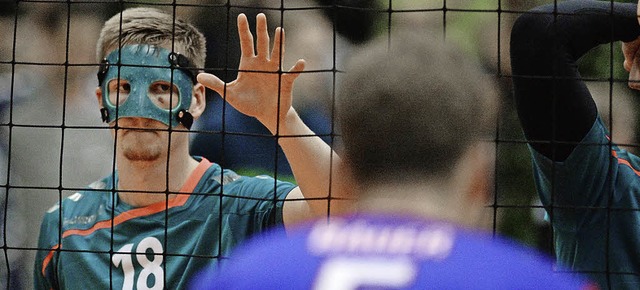 Hinter der Maske steckt der Freiburger MVP: Dominic Salomon   | Foto: Seeger