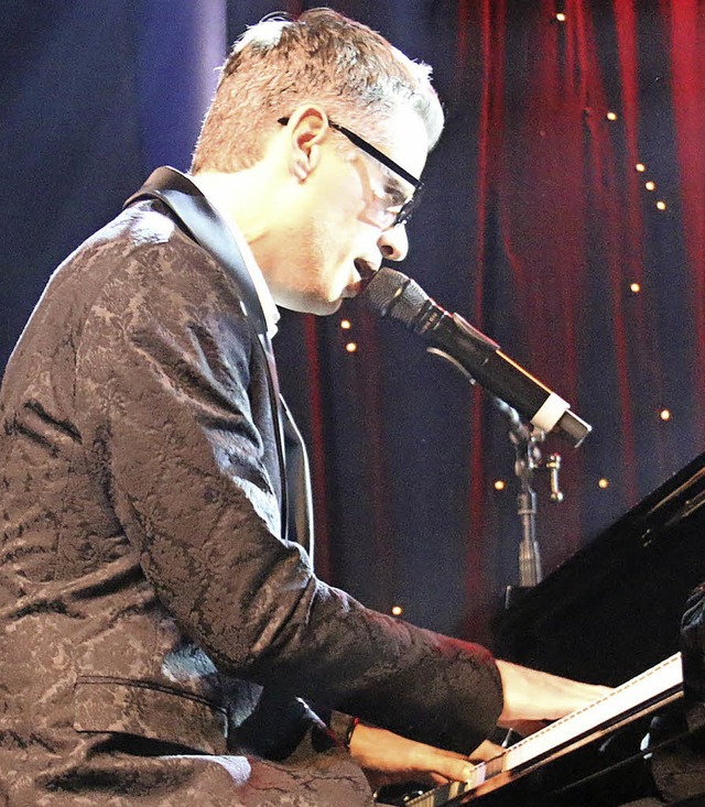 Mark Zander gibt den Elton.  | Foto: Dagmar Barber