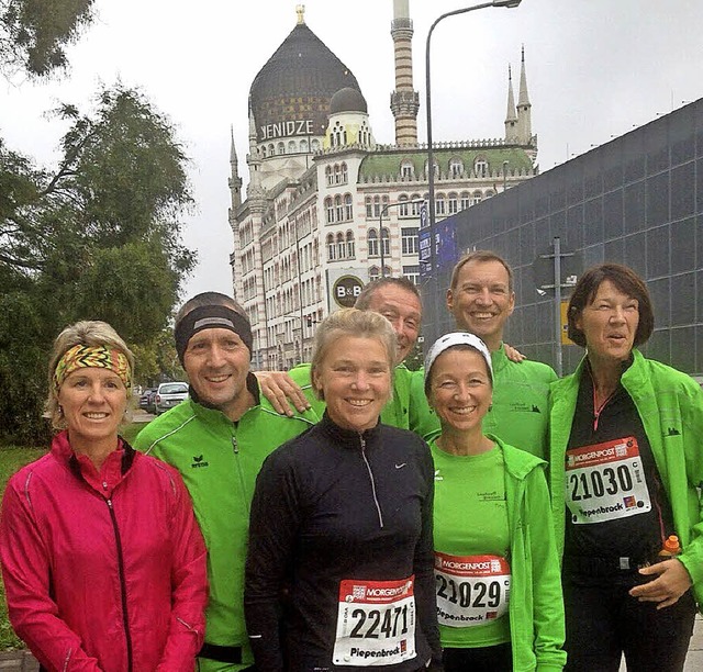 Mitglieder des Breisacher Lauftreffs  ...ngsfhigkeit beim Marathon in Dresden.  | Foto: privat