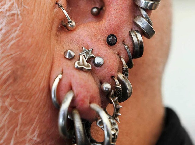 Piercings haben oft Nickel.   | Foto: dpa