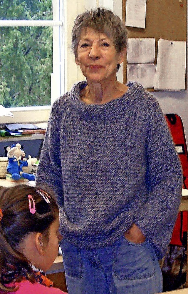 Gudrun Mebs bei ihrem Besuch in der Grundschule Mundingen   | Foto: Privat