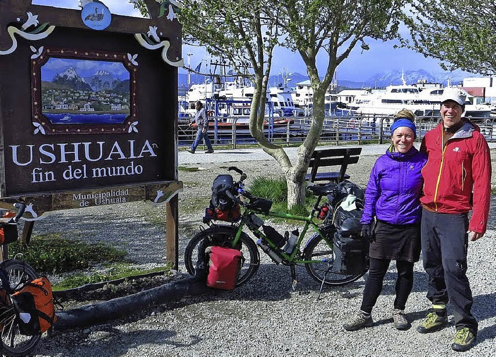 Nach 23000 Kilometern mit dem Fahrrad ... Lrrach aus in Feuerland angekommen.   | Foto: privat