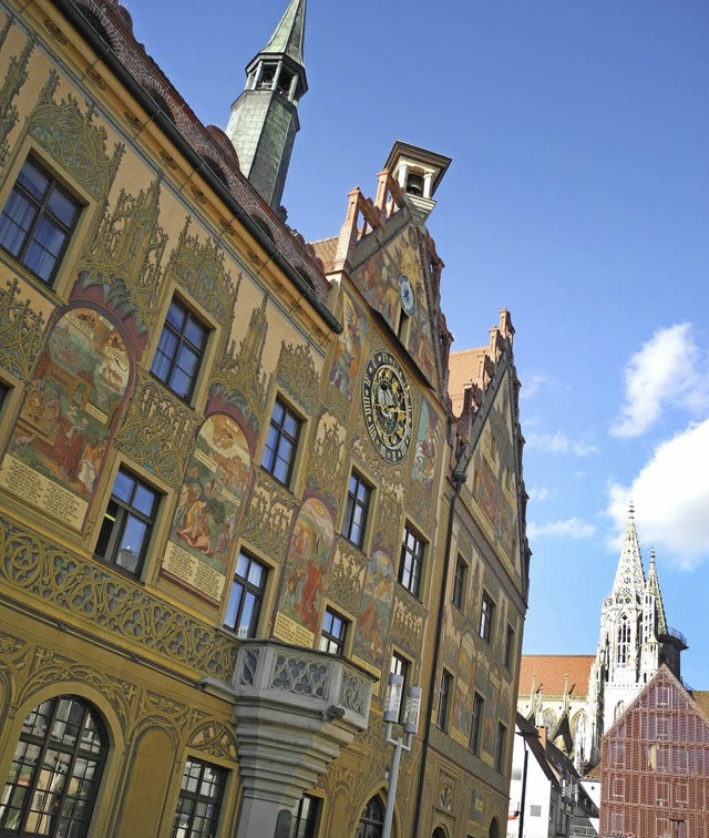 Historisches Rathaus in Ulm  | Foto: dpa