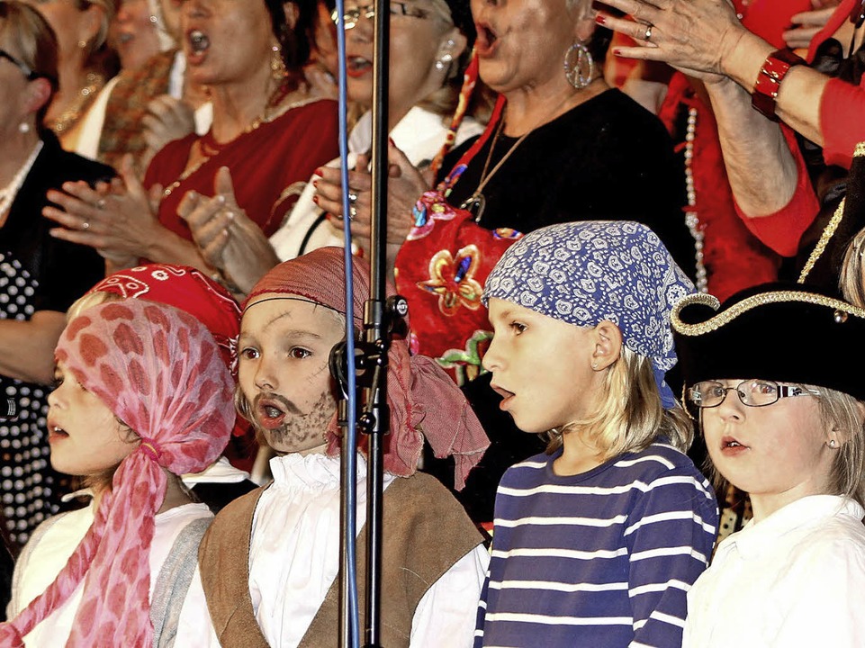 Piratenstark: Die Snger  des Kinderchors der Grundschule Tumringen  | Foto: Heiner Fabry