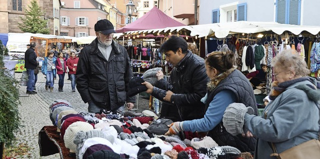 Endingen. Aufgrund der sinkenden Tempe...mtzen, Schals und Handschuhe gefragt.  | Foto: Roland Vitt