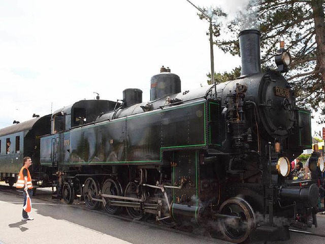 Die Tenderlokomotive aus dem Jahr 1927...nd schafft bis zu 60 Stundenkilometer.  | Foto: Hannes Lauber