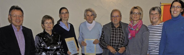 Fr 40 und 50 Jahre Vereinstreue geehr... Gisela Schirmeier und Eve Schirmeier.  | Foto: Dieter Erggelet