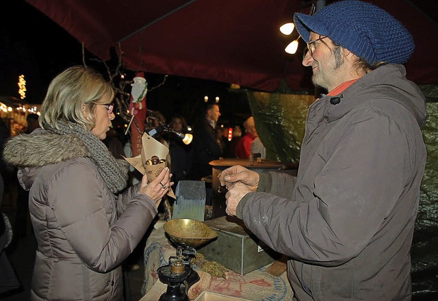 Der Sthlinger Weihnachtsmarkt ldt zum Einkaufen, Bummeln und Genieen ein.  | Foto: Jutta Binner-Schwarz