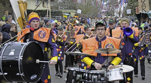 Die Geien-Guggis, die Musikabteilung ...5. Kleggau-Narrentreffen in Weizen an.  | Foto: Noeske