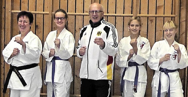 1.Vorsitzende und Kindertrainin Karate...ie Brutsche, sowie Annemarie Gerspach.  | Foto: BZ