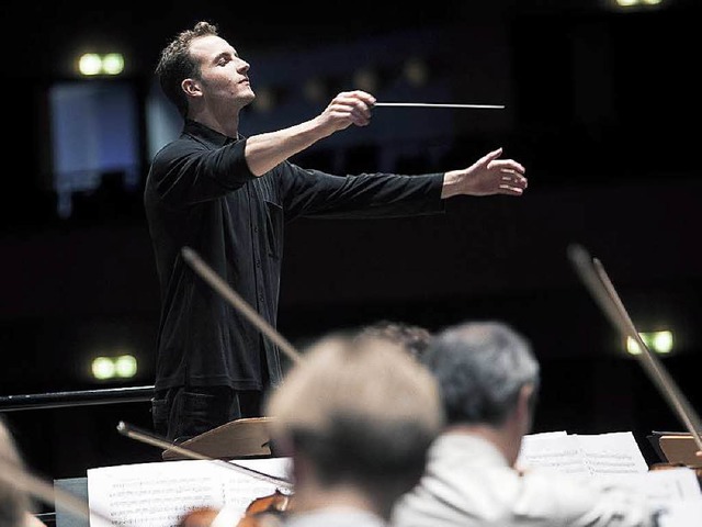 Dirigent Christian Schumann mit dem Beethoven Orchester in Bonn  | Foto: Privat