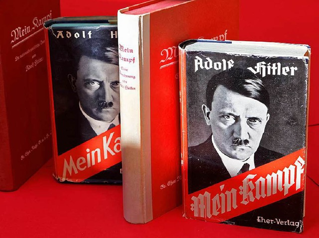 Historische Ausgaben von Hitlers Hetzschrift &#8222;Mein Kampf&#8220;  | Foto: Copyright  2015 Alexander Mark