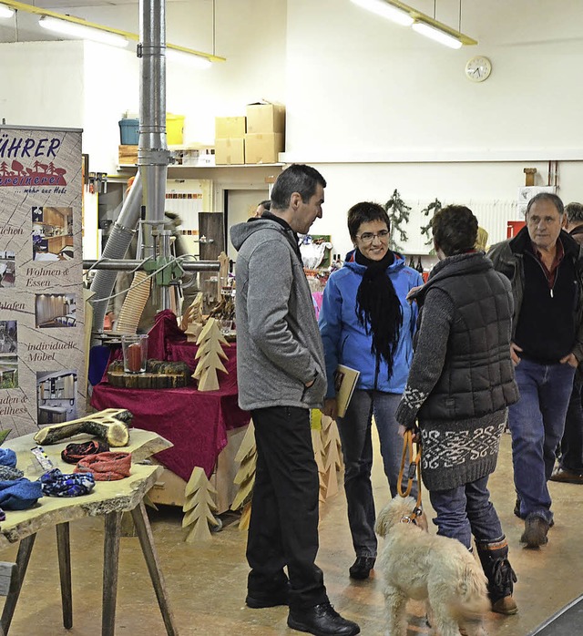 Ein Weihnachtsmarkt in &#8222;Meister ...Schwtzchen bleibt meistens auch noch.  | Foto: Benedikt Sommer