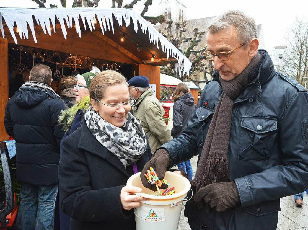 Zahlreiche Politiker untersttzten die Weihnachtsaktion der Badischen Zeitung 