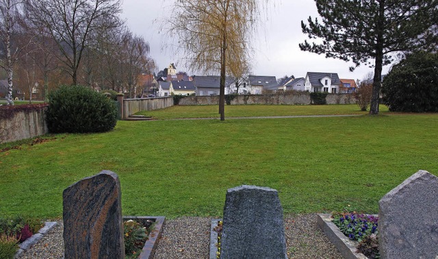 Ein grtnerbetreutes Grabfeld hat auf dem Tannenkircher Friedhof viel Platz.  | Foto: Jutta Schtz