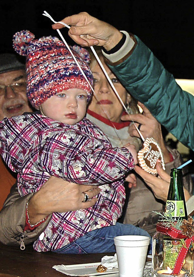 Hier schmeckt&#39;s! Der Weihnachtsmarkt gefiel gro und klein.  | Foto: Jutta Binner-Schwarz