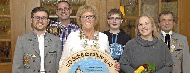 Die neue Schtzenknigin Wiltrud Gutma...t, Diana Hercher und Wolfgang Thorwart  | Foto: Jrgen Schweizer