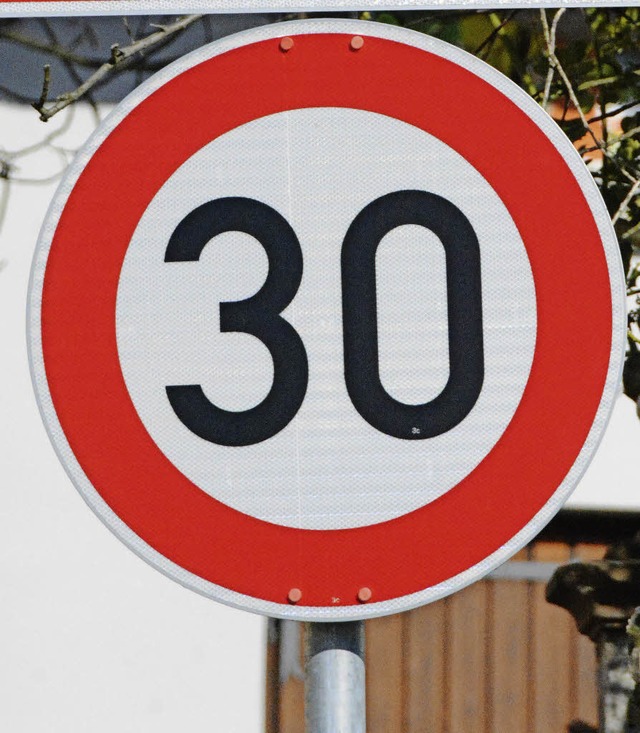 Die Schilder fr die Tempo-30-Zone in Reiselfingen fehlen noch.   | Foto: BZ