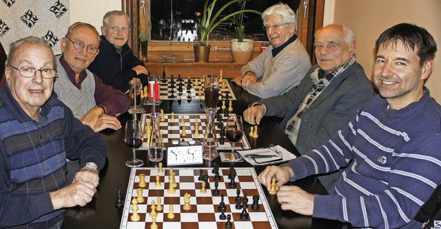 Die Anzahl der Felder auf dem Brett bl...ger Schachclubs nimmt seit Jahren ab.   | Foto: Reinhard Herbrig