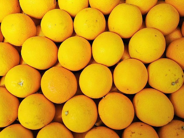Die Orangen konnten vor der Mlltonne gerettet werden.  | Foto: Ingo Schneider