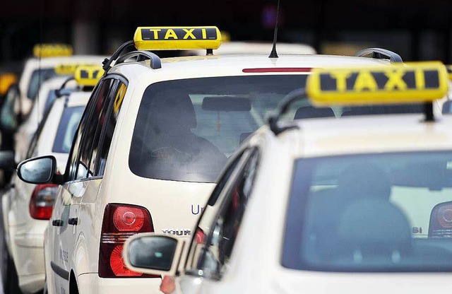 Das Taxigewerbe gilt als anfllig fr unerlaubte Niedriglhne.   | Foto: Archivbild: dpa