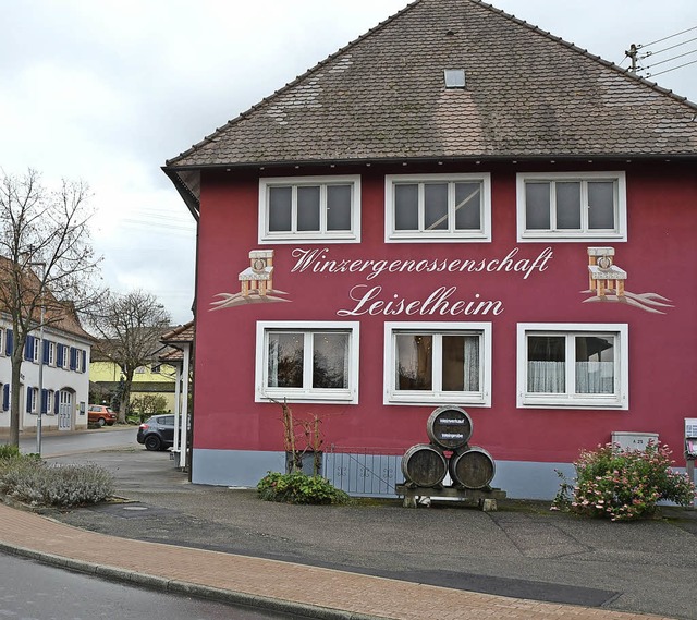 Leiselheim. Die WG in Dorfmitte, links Ortschaftsverwaltung und Kirche.  | Foto: Roland Vitt