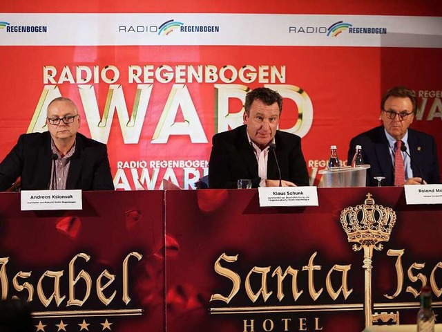 Andreas Ksionsek und Klaus Schunk von ...Mack (rechts) bei der Pressekonferenz.  | Foto: Christoph Breithaupt