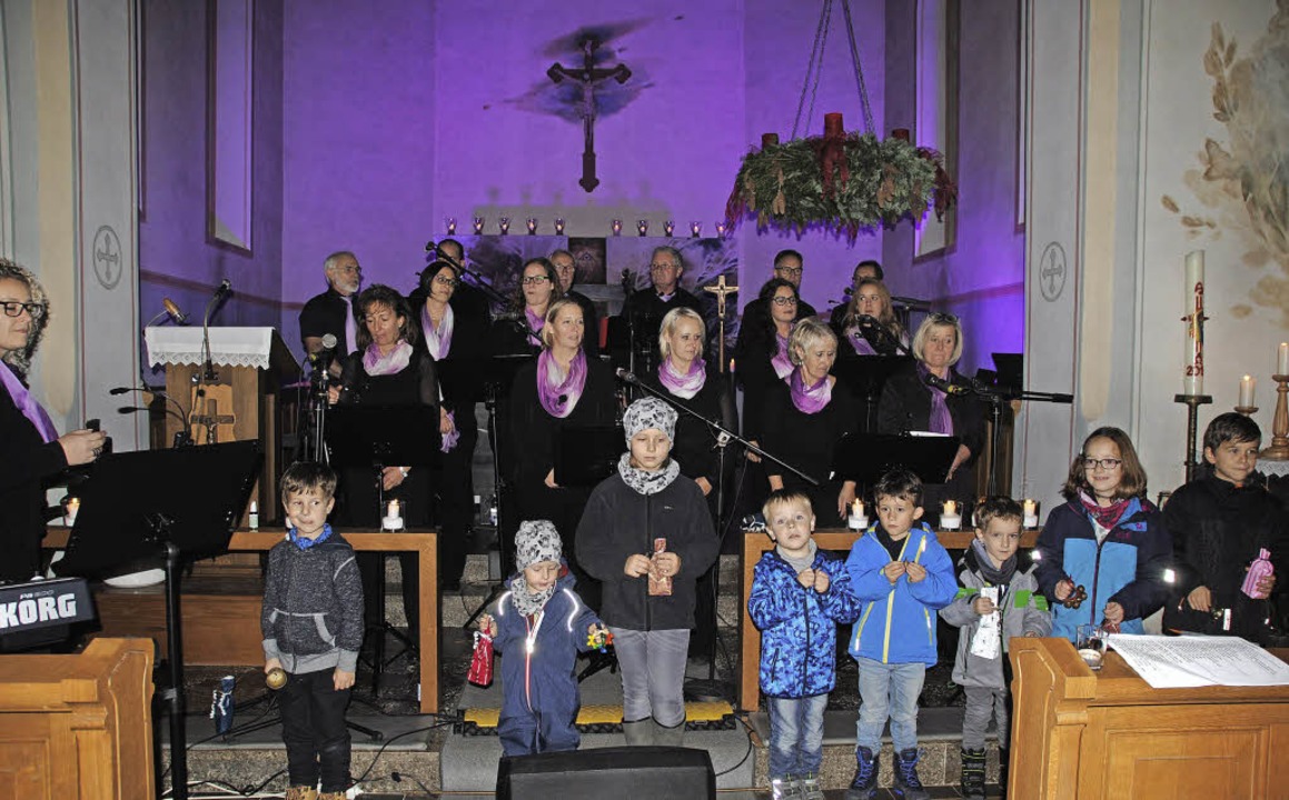 Eine besonders gelungene Einlage war d...n den Gesang tatkrftig untersttzten.  | Foto: Rombach