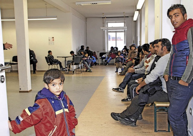 Tglich werden bis zu 80 Flchtlinge a...ndheitlich auf Krankheiten untersucht.  | Foto: Gnter Vollmer