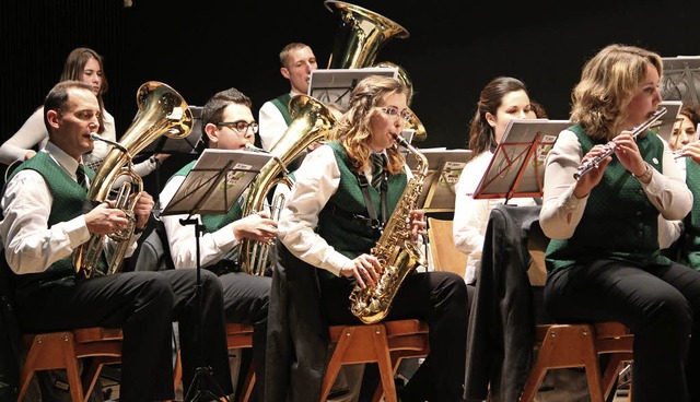 Die Feldkircher Musiker legten sich beim Krimi-Konzert  mchtig ins Zeug.   | Foto: Otmar Faller