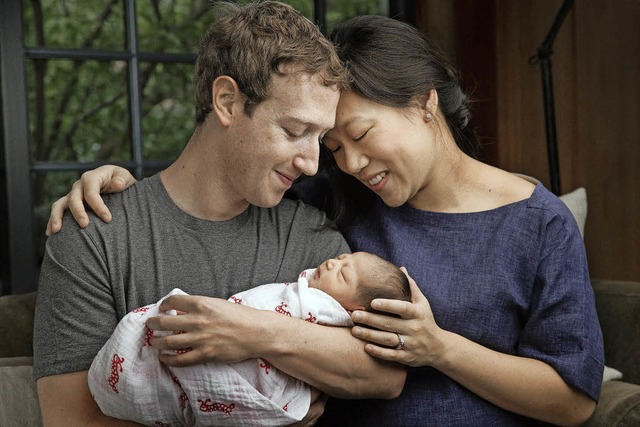 Zuckerberg lie dieses Bild mit Ehefra...n und Tochter Maxima verffentlichen.   | Foto: dpa