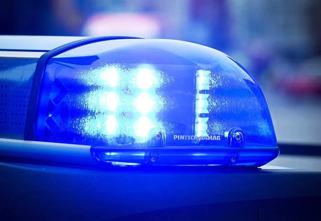 Zeugen sucht die Polizei im Zusammenha... am spten Mittwochabend in Kenzingen.  | Foto: dpa
