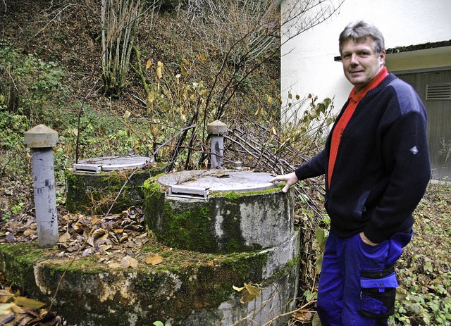 Wassermeister Gernot Marquart an der S...hat er die Wasserversorgung im Blick.   | Foto: Pfefferle