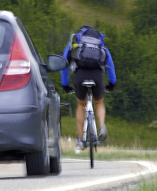 Fr Radfahrer wird es auf der Kreisstrae K6333 bisweilen ganz schn eng.   | Foto: Gerigk