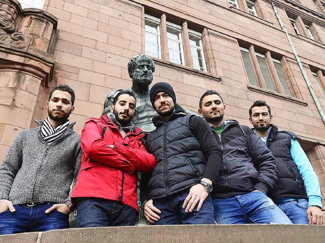 Wollen in Freiburg und als Gruppe den ...aa, Mahmoud Akra und Ammar Abofakher.   | Foto: ingo schneider